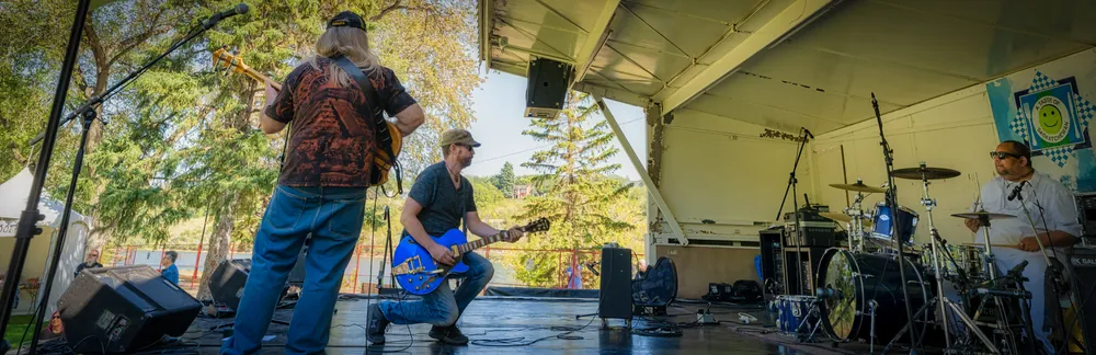 Michael Lander: Wide view of the outdoor festival stage